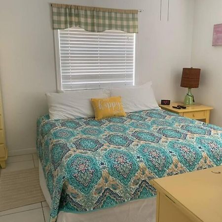 Lovely 1 Bedroom Unit Across From Lido Key Beach Sarasota Zewnętrze zdjęcie