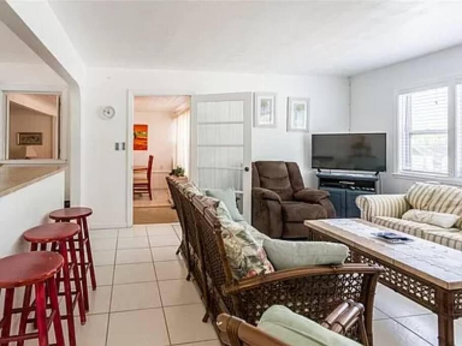 Lovely 1 Bedroom Unit Across From Lido Key Beach Sarasota Zewnętrze zdjęcie