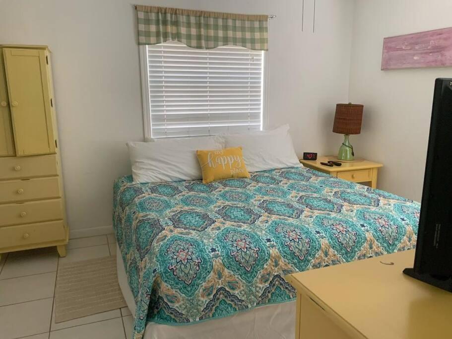 Lovely 1 Bedroom Unit Across From Lido Key Beach Sarasota Zewnętrze zdjęcie