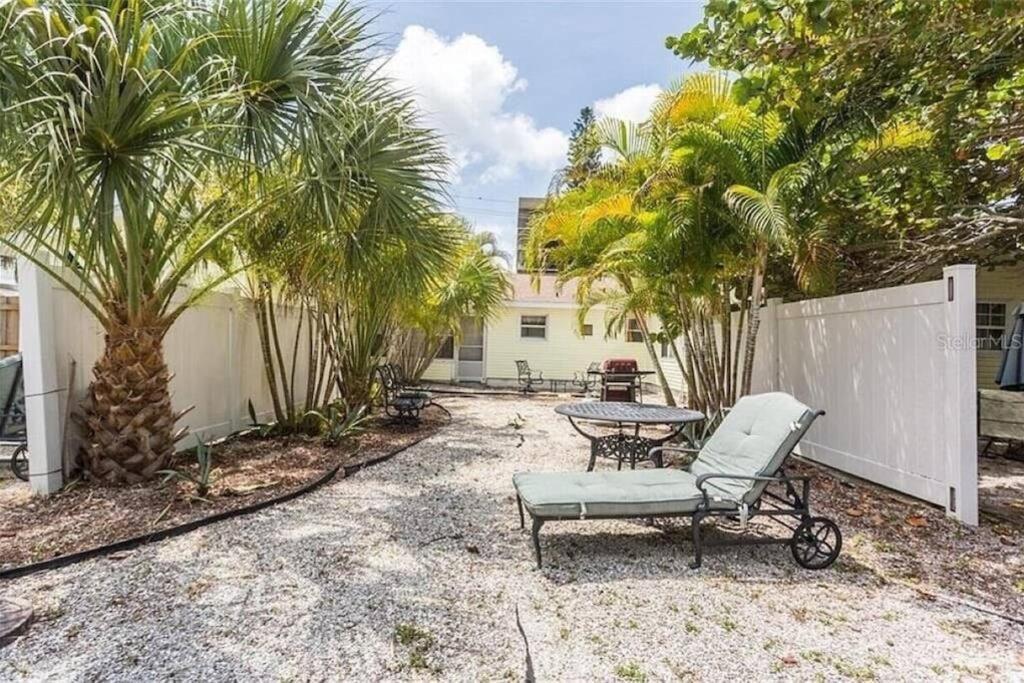 Lovely 1 Bedroom Unit Across From Lido Key Beach Sarasota Zewnętrze zdjęcie